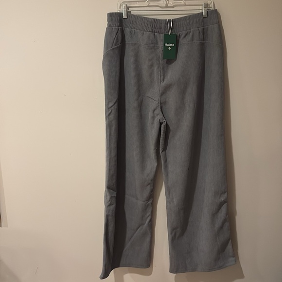Halara Brand women's high waisted wide leg pull on pants. Size XL Regular. - Picture 2 of 5